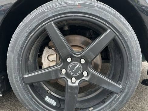 Used 2017 Ford Mustang Coupe image 28