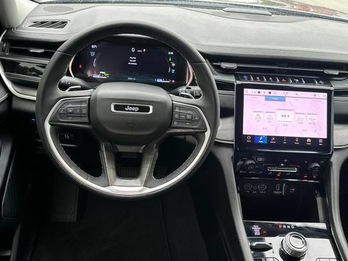 Used 2023 Jeep Grand Cherokee 4WD 4xe image 15