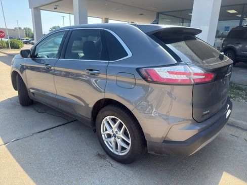 Used 2022 Ford Edge SEL w/ Convenience Package AWD/4WD image 8