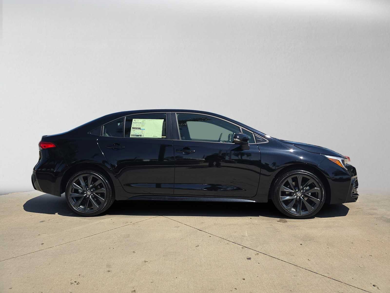 Used 2026 Toyota Corolla SE w/ Carpet Mat Package (TMS) FWD image 2