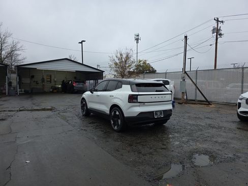 New 2025 Volvo EX30 Plus w/ Protection Package Premier image 15