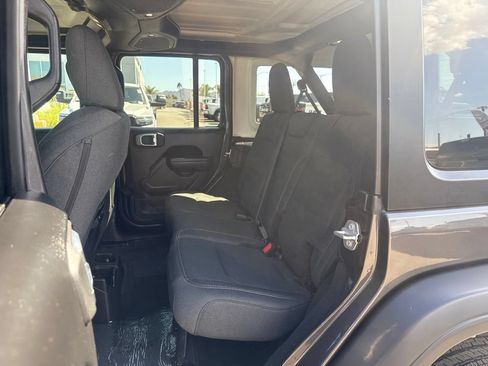 Used 2025 Jeep Wrangler Unlimited Sport AWD/4WD image 24
