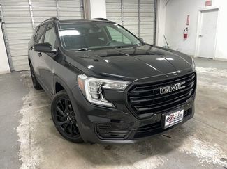 Used 2024 GMC Terrain SLE w/ Driver Convenience Package image 1