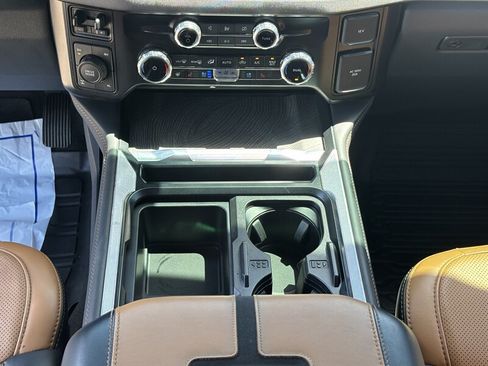 Used 2024 Ford F250 Platinum w/ FX4 Off-Road Package AWD/4WD image 29
