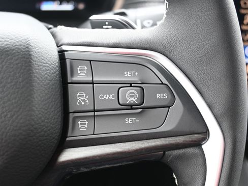 New 2026 Jeep Grand Cherokee Altitude image 10