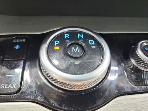 Used 2025 Ford Expedition Platinum w/ Driver's Package AWD/4WD image 27