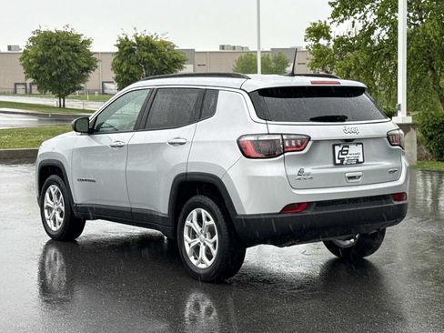 Used 2024 Jeep Compass Latitude AWD/4WD image 27