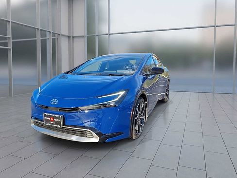 New 2026 Toyota Prius Plug-In Hybrid image 4