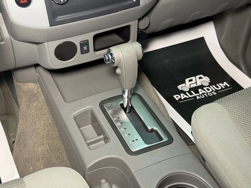 Used 2010 Nissan Frontier SE image 26