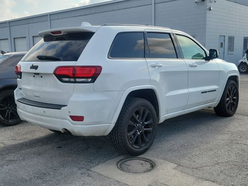 Used 2020 Jeep Grand Cherokee Altitude AWD/4WD image 7