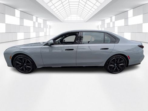 Used 2023 BMW 740i RWD image 4
