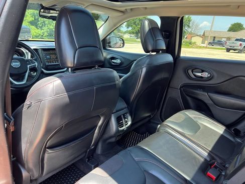 Used 2016 Jeep Cherokee Trailhawk w/ Comfort/Convenience Group AWD/4WD image 21