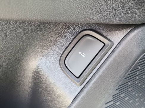 New 2026 Chevrolet Equinox LT w/ Convenience Package II FWD image 18