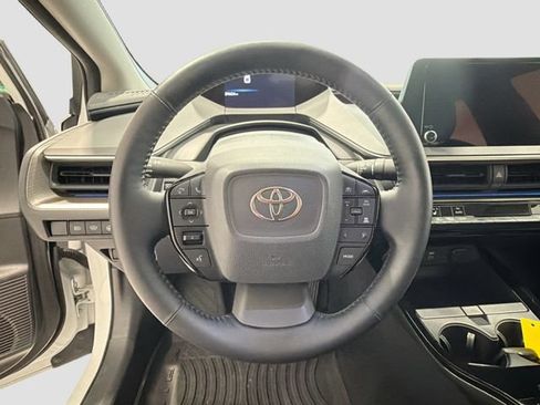 Used 2024 Toyota Prius XLE AWD/4WD image 10