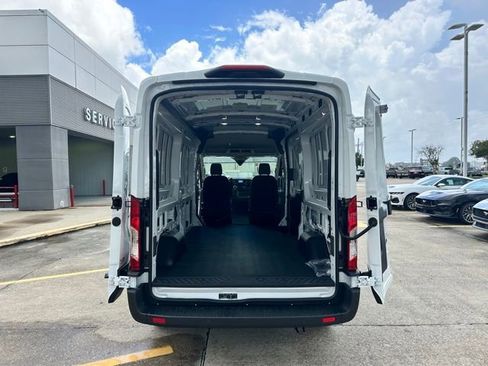 New 2025 Ford Transit 250 148 Medium Roof image 18