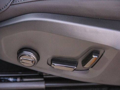 New 2026 Volvo XC90 T8 Plus AWD/4WD image 19