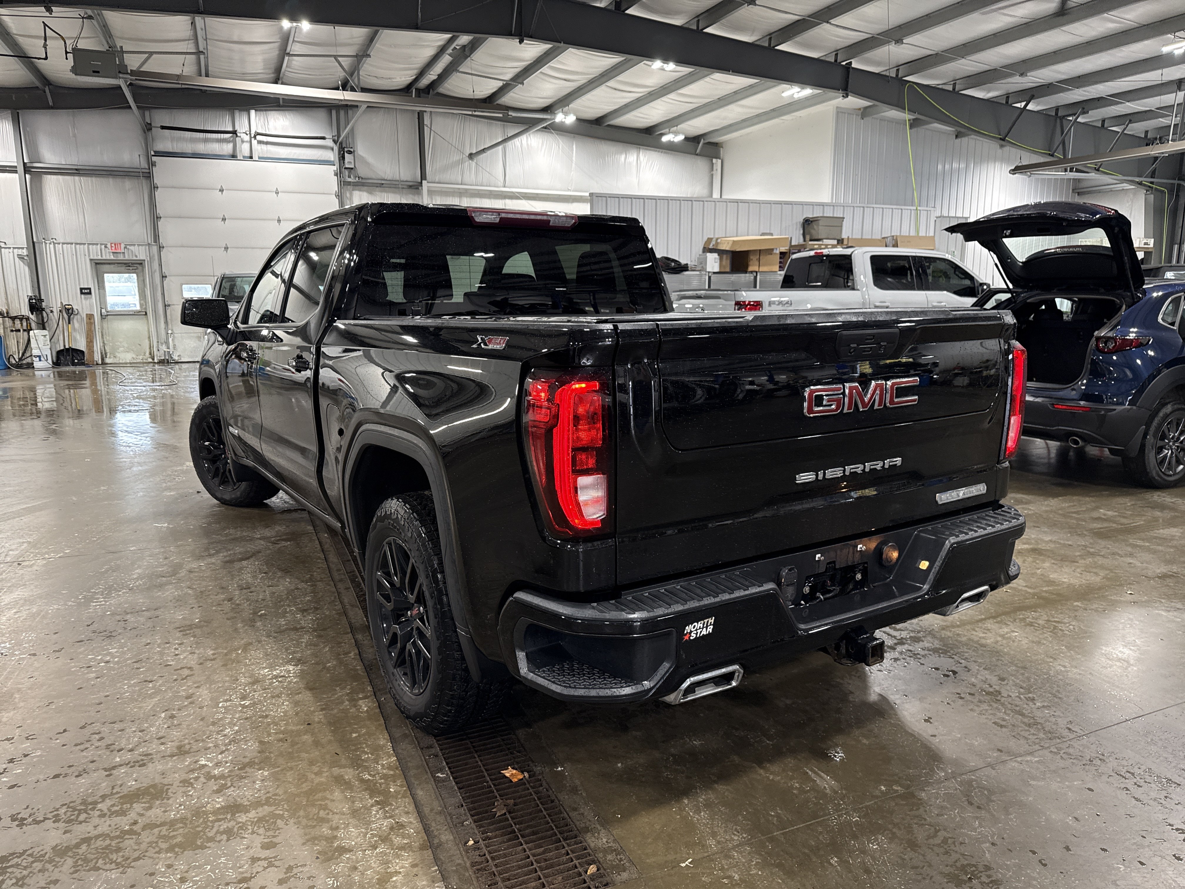 Used 2021 GMC Sierra 1500 Elevation w/ X31 Off-Road Package AWD/4WD image 4
