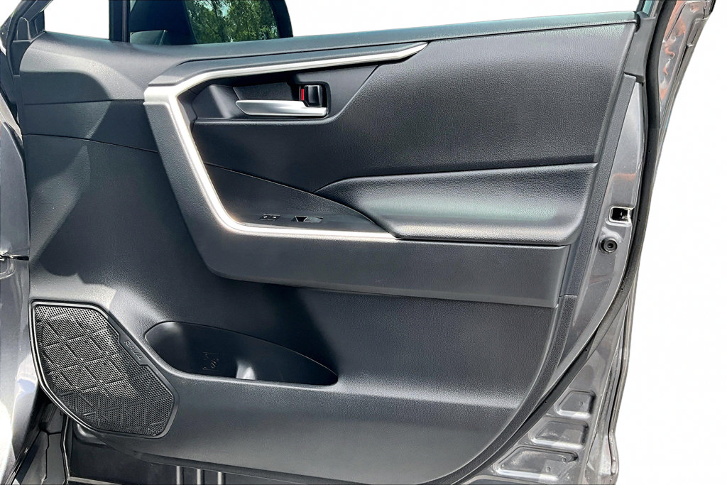 Used 2024 Toyota RAV4 XLE FWD image 28