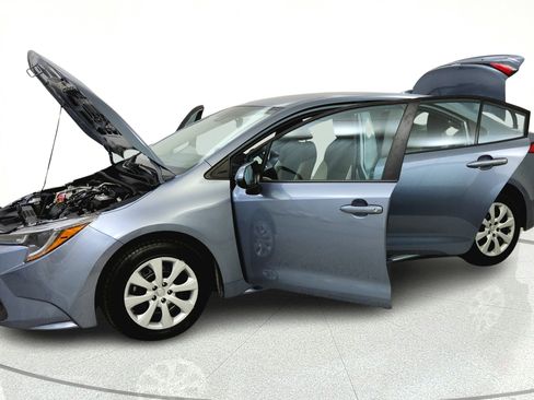 Used 2022 Toyota Corolla LE FWD image 11