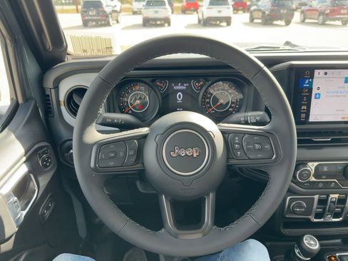New 2025 Jeep Gladiator Sport AWD/4WD image 14