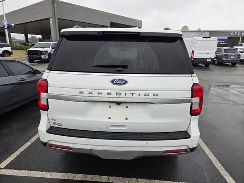 Used 2023 Ford Expedition XLT AWD/4WD image 8