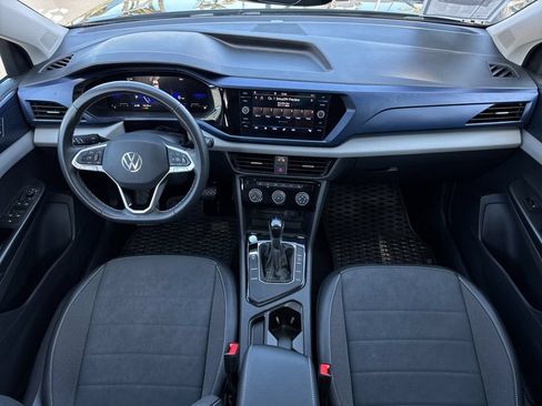 Used 2023 Volkswagen Taos SE w/ Panoramic Sunroof Package FWD image 13