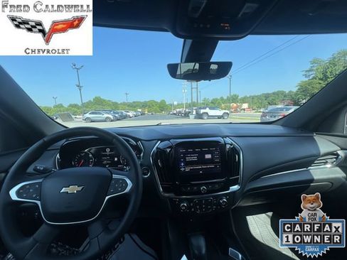 Used 2023 Chevrolet Traverse Premier FWD image 10