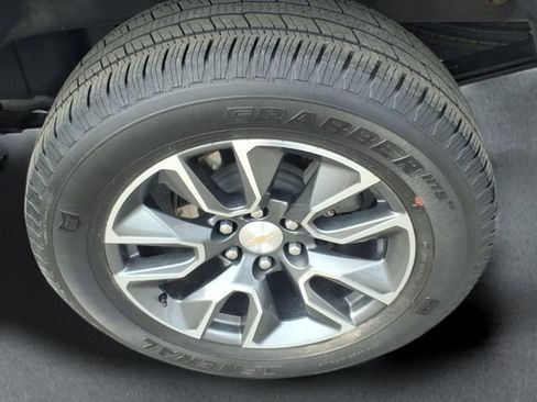 Used 2024 Chevrolet Silverado 1500 LT image 7
