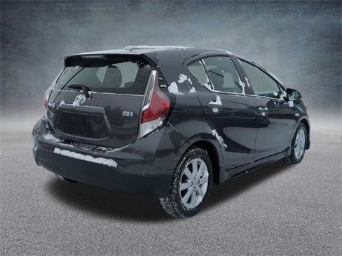 Used 2017 Toyota Prius C Two image 9