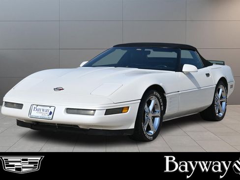 Used 1992 Chevrolet Corvette Convertible RWD image 1