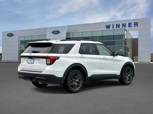 Used 2025 Ford Explorer ST-Line w/ ST-Line Street Pack AWD/4WD image 4