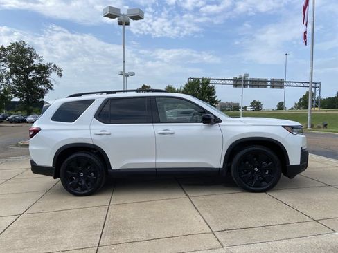 Used 2026 Honda Pilot Black Edition image 13