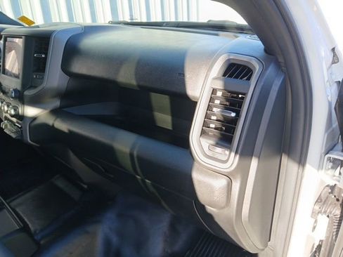 Used 2024 RAM 2500 Tradesman w/ Chrome Appearance Group image 23