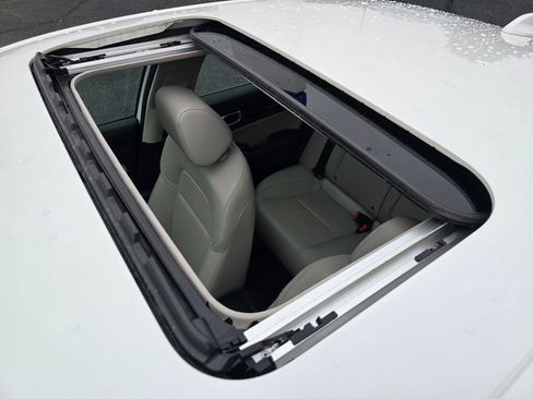 Used 2024 Honda Civic Touring image 18