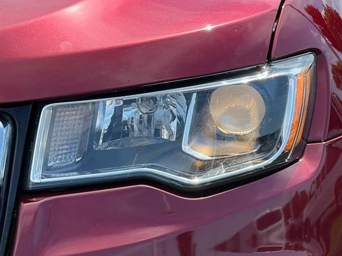 Used 2020 Jeep Grand Cherokee Limited AWD/4WD image 36