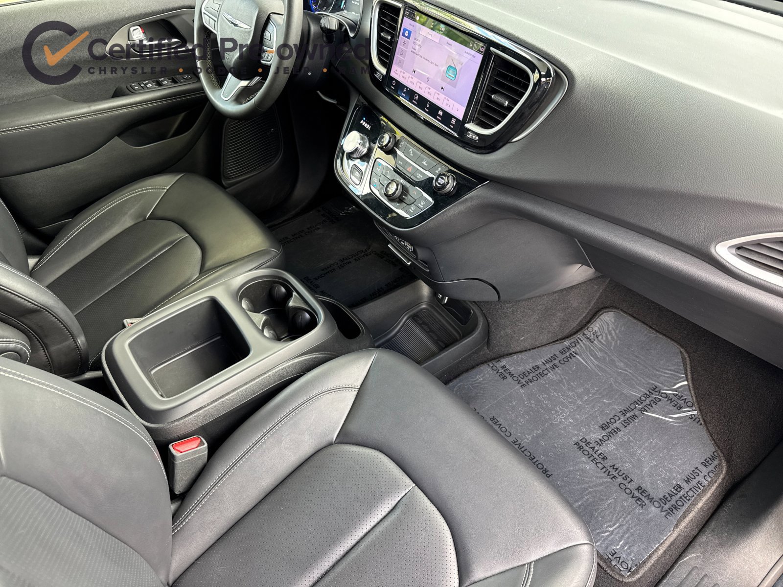 Certified 2025 Chrysler Pacifica Select FWD image 18