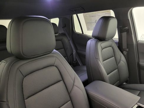 New 2026 Chevrolet Equinox LT w/ Convenience Package II FWD image 36