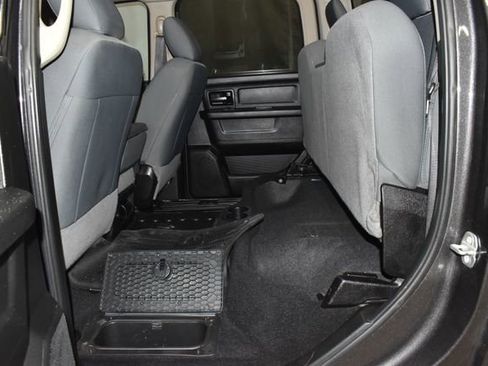 Used 2018 RAM 2500 Tradesman w/ Chrome Appearance Group image 34