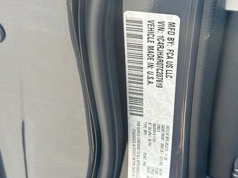 New 2026 Jeep Grand Cherokee Altitude image 25