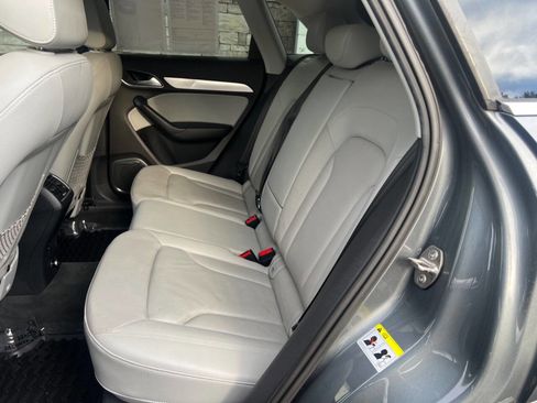 Used 2015 Audi Q3 2.0T Prestige w/ Prestige Package image 9