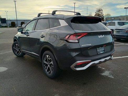 Used 2025 Kia Sportage EX image 7