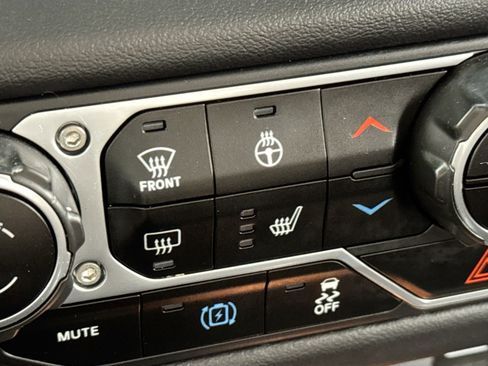 Used 2024 Jeep Wrangler High Altitude AWD/4WD image 4
