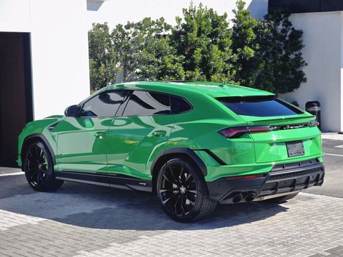 Used 2024 Lamborghini Urus S AWD/4WD image 3