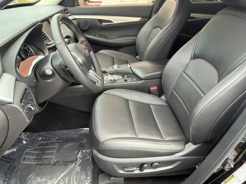 Used 2021 INFINITI QX50 Luxe FWD image 9