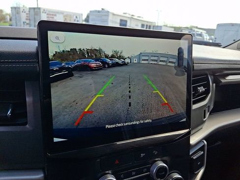 Used 2022 Ford Expedition Max XLT AWD/4WD image 4