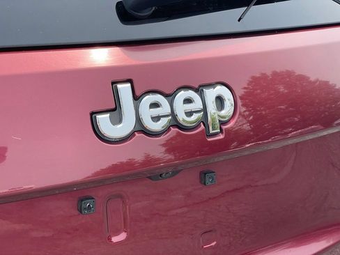 Used 2017 Jeep Grand Cherokee Limited AWD/4WD image 28