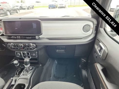 Used 2025 Jeep Wrangler Unlimited Sahara w/ Safety Group AWD/4WD image 21