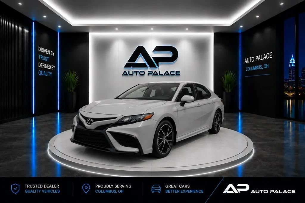 Used 2022 Toyota Camry SE FWD image 1