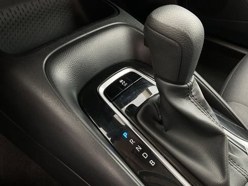 Used 2025 Toyota Corolla LE image 33