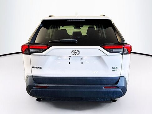 Used 2021 Toyota RAV4 XLE w/ Convenience Package AWD/4WD image 6